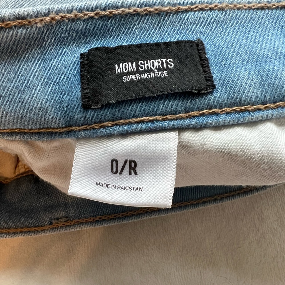 Super High Rise Mom Shorts - Picture 3 of 3